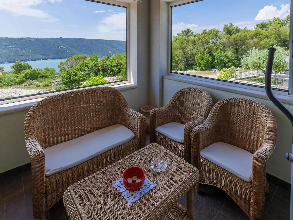 Trget Holiday Home Villa Dina By Interhome