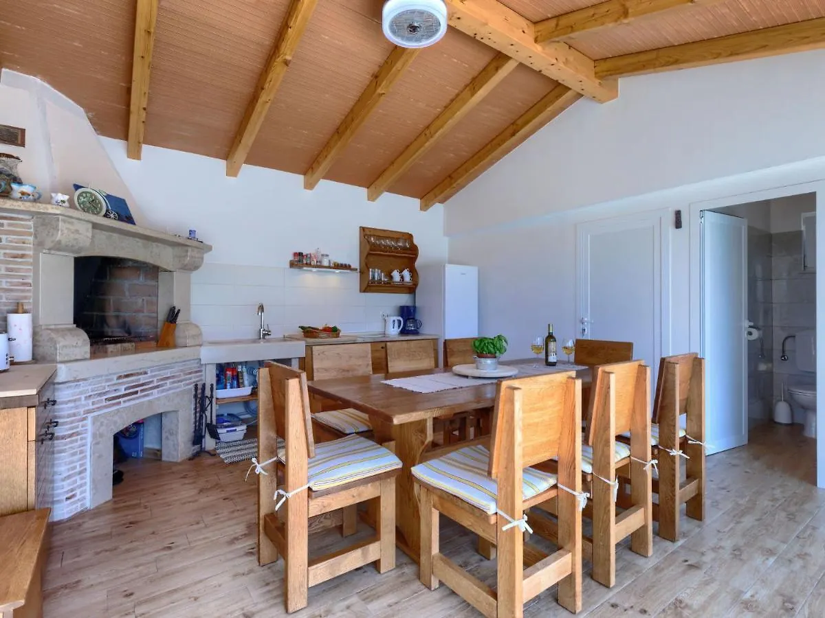Trget Holiday Home Villa Dina By Interhome