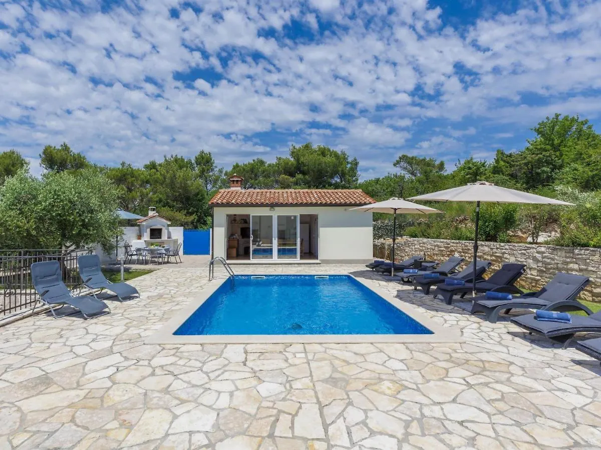 Trget Holiday Home Villa Dina By Interhome