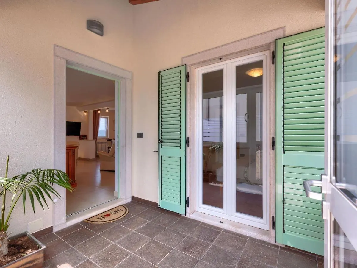 Trget Holiday Home Villa Dina By Interhome