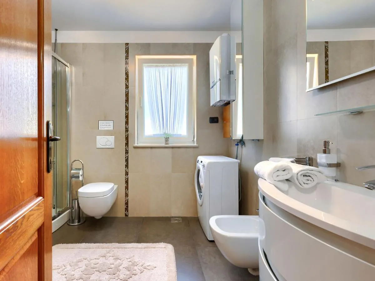Trget Holiday Home Villa Dina By Interhome