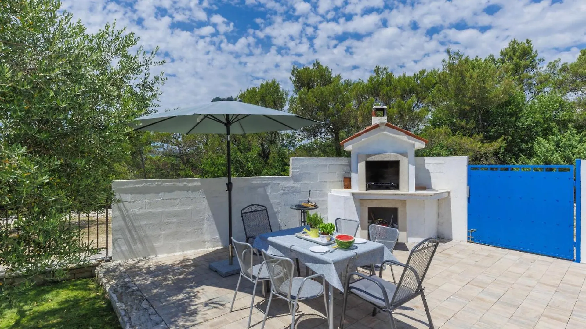 Trget Holiday Home Villa Dina By Interhome